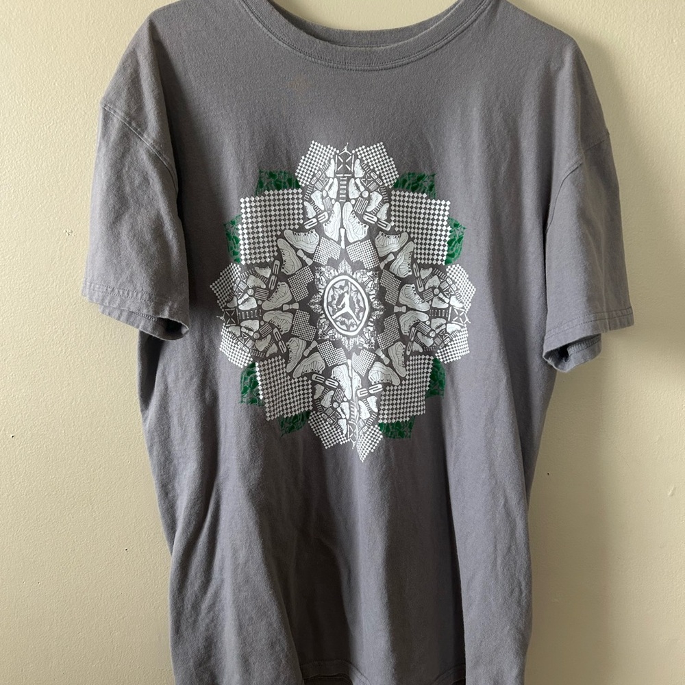 Men’s Jordan Gray and Green Short Sleeve Tee with Intricate Graphic